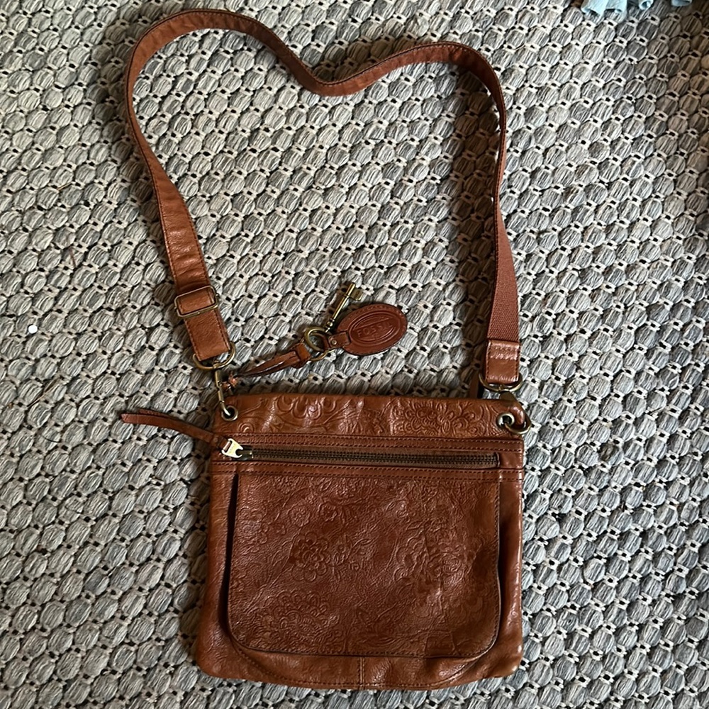 EUC Vintage leather Fossil crossbody purse.